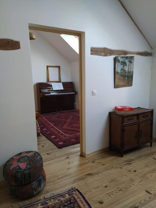 Superbe Appartement Dans Charmant Corps De Ferme Acheres-la-Foret Екстериор снимка